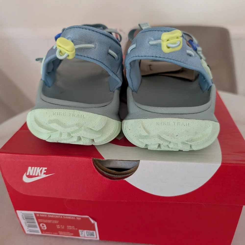 Nike Oneata Sandals - Picture 2 of 7